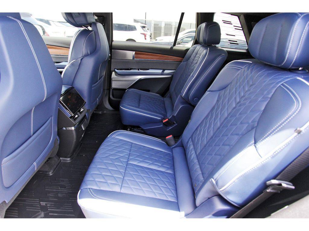 new 2026 Cadillac VISTIQ car, priced at $94,590
