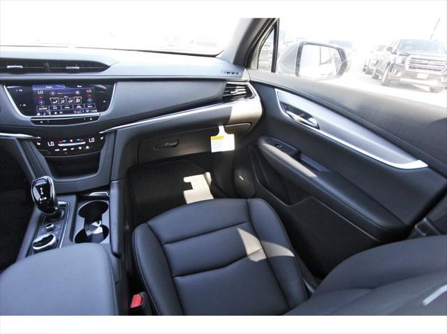 new 2025 Cadillac XT6 car, priced at $48,590