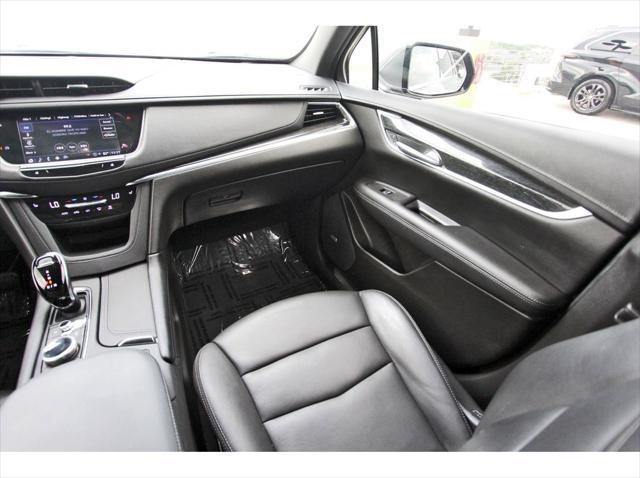 used 2022 Cadillac XT5 car, priced at $26,333