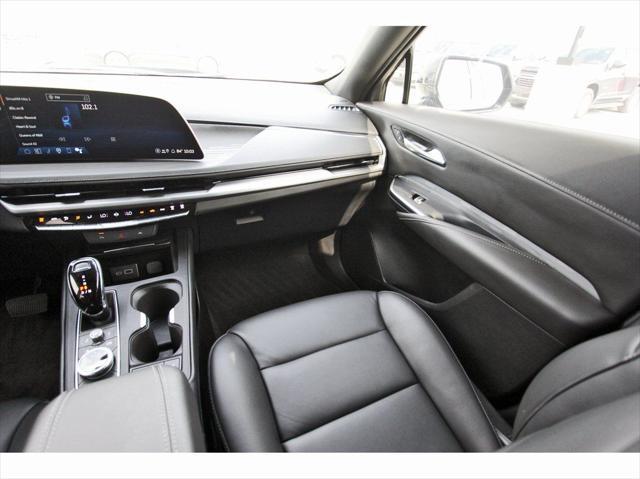 used 2025 Cadillac XT4 car, priced at $38,991