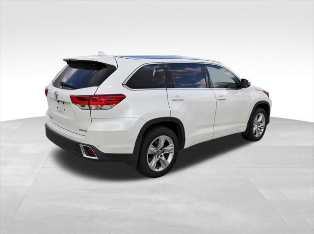 used 2019 Toyota Highlander car, priced at $27,475