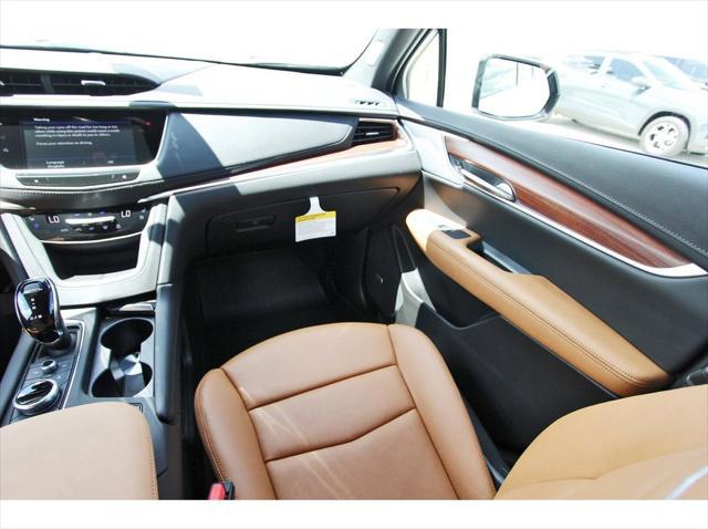 new 2025 Cadillac XT5 car, priced at $55,034