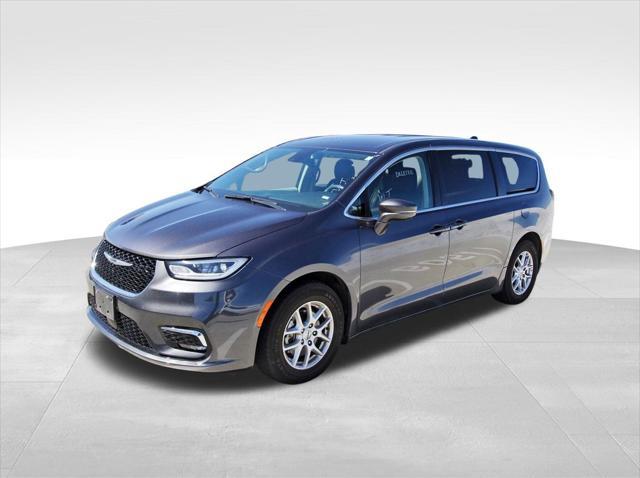 used 2023 Chrysler Pacifica car, priced at $22,285