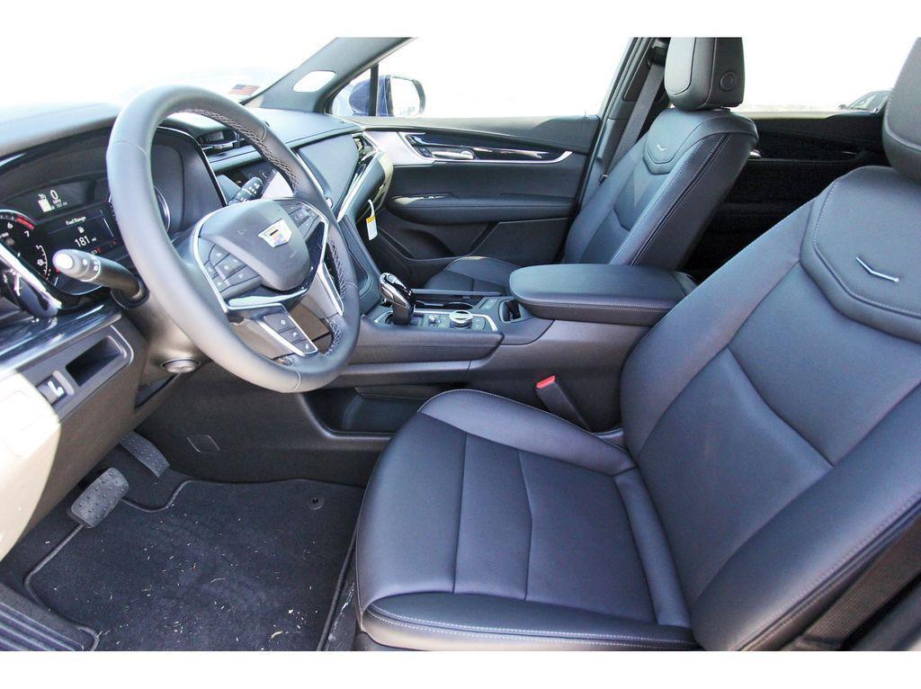 new 2025 Cadillac XT5 car, priced at $52,790