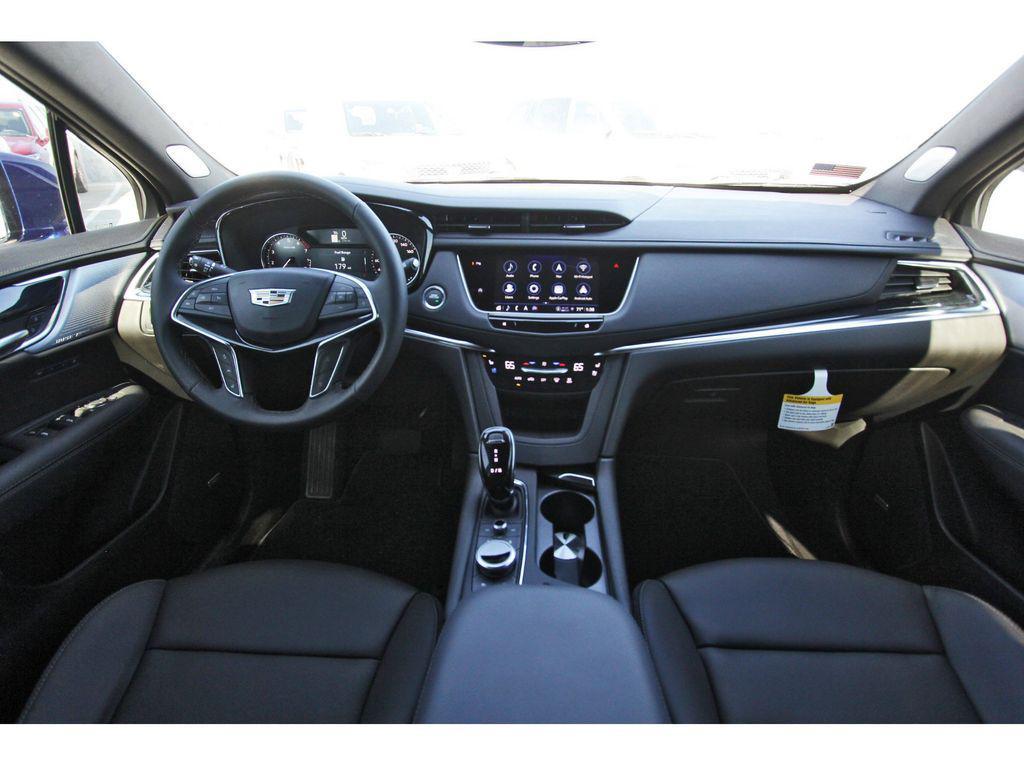 new 2025 Cadillac XT5 car, priced at $52,790
