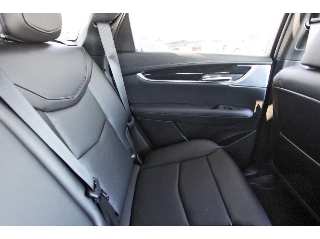 new 2025 Cadillac XT5 car, priced at $52,790