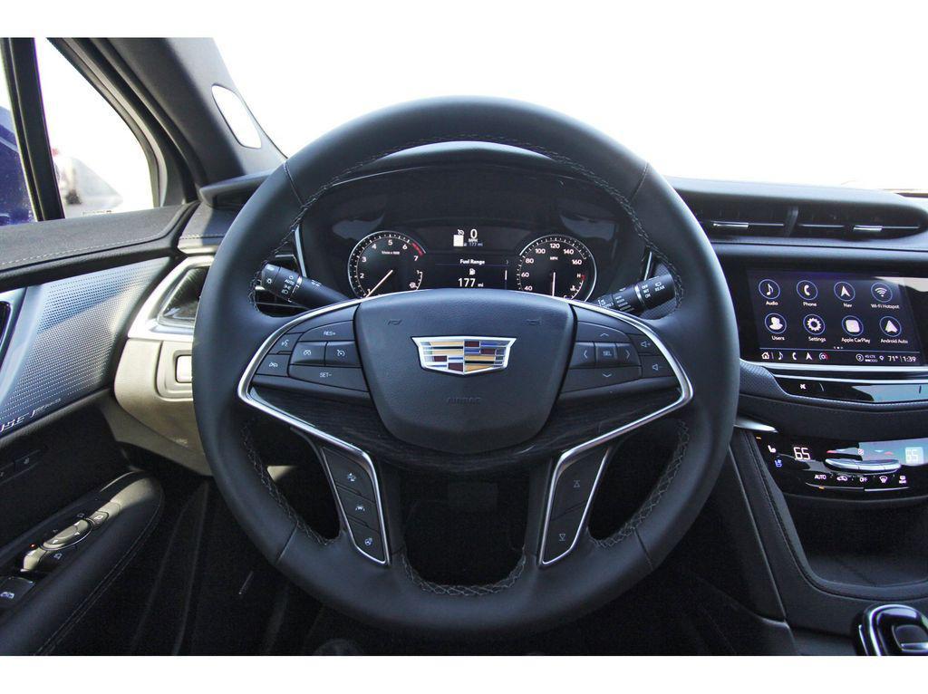 new 2025 Cadillac XT5 car, priced at $52,790
