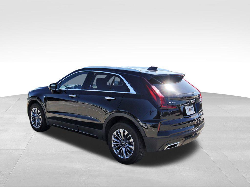 used 2025 Cadillac XT4 car, priced at $31,991