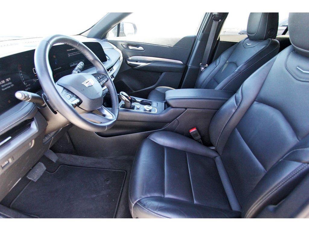 used 2025 Cadillac XT4 car, priced at $31,991