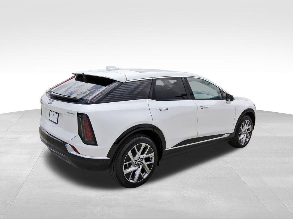 new 2025 Cadillac OPTIQ car, priced at $45,615