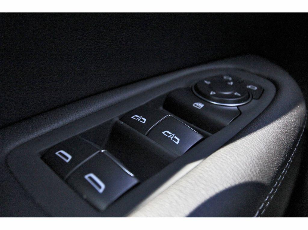 new 2025 Cadillac XT5 car, priced at $45,340