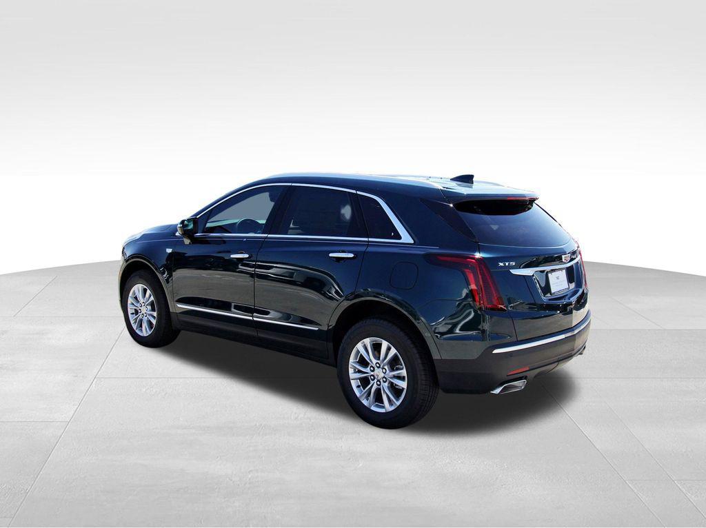 new 2025 Cadillac XT5 car, priced at $45,340