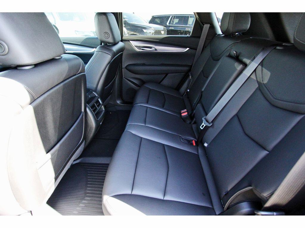 new 2025 Cadillac XT5 car, priced at $45,340