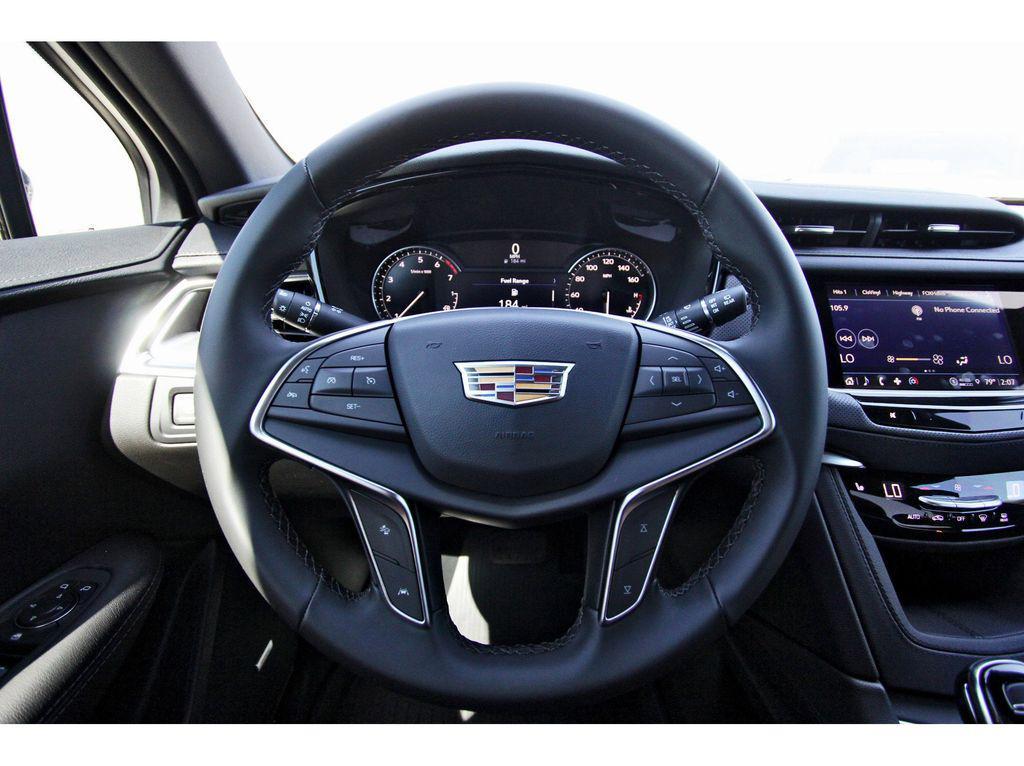 new 2025 Cadillac XT5 car, priced at $45,340