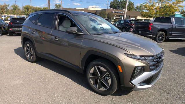 new 2025 Hyundai TUCSON Hybrid car, priced at $38,280