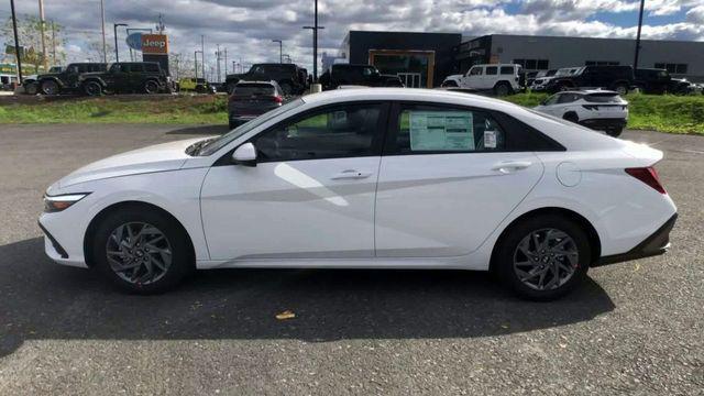 new 2025 Hyundai Elantra car, priced at $25,005