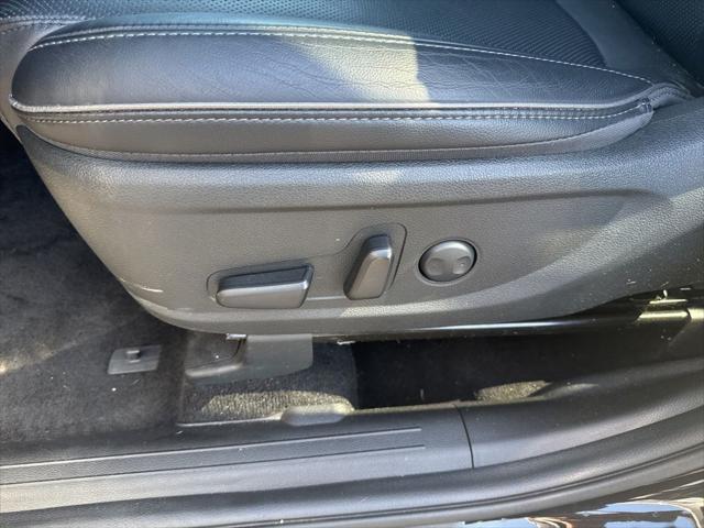 used 2022 Hyundai Santa Fe car, priced at $24,995