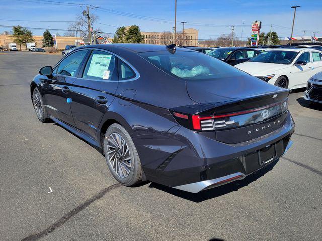 new 2025 Hyundai Sonata Hybrid car, priced at $32,928