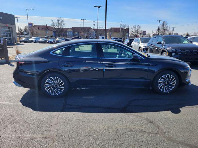 new 2025 Hyundai Sonata Hybrid car, priced at $32,928