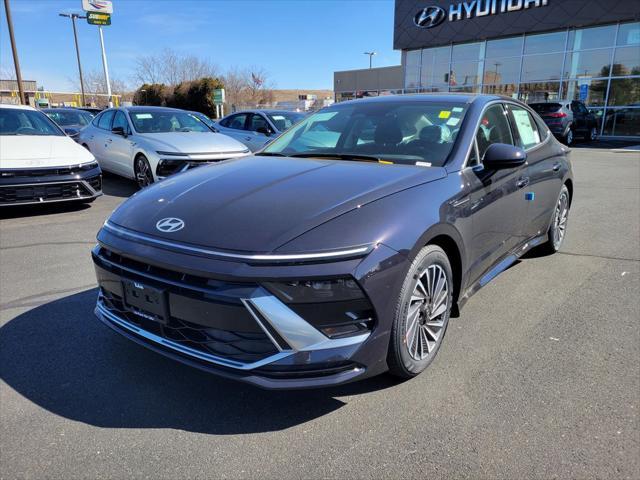 new 2025 Hyundai Sonata Hybrid car, priced at $32,928