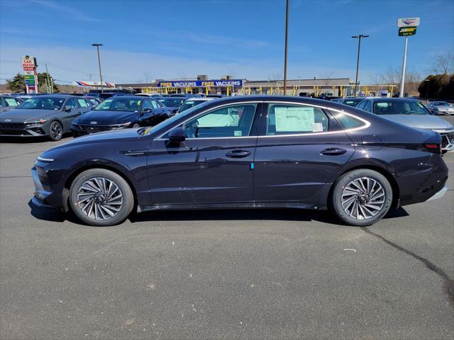 new 2025 Hyundai Sonata Hybrid car, priced at $32,928