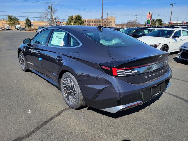 new 2025 Hyundai Sonata Hybrid car, priced at $32,928