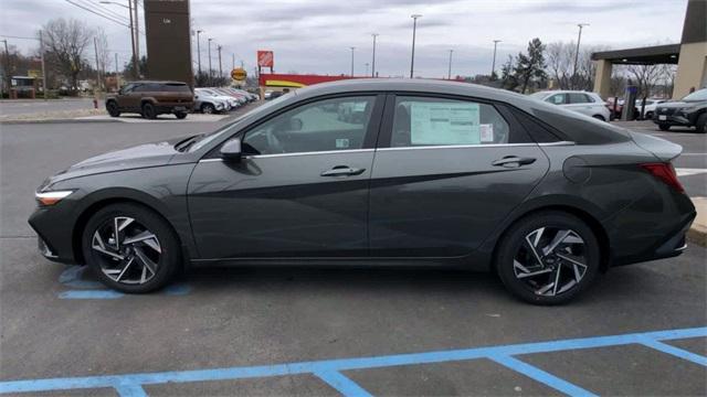 new 2024 Hyundai Elantra car, priced at $27,010