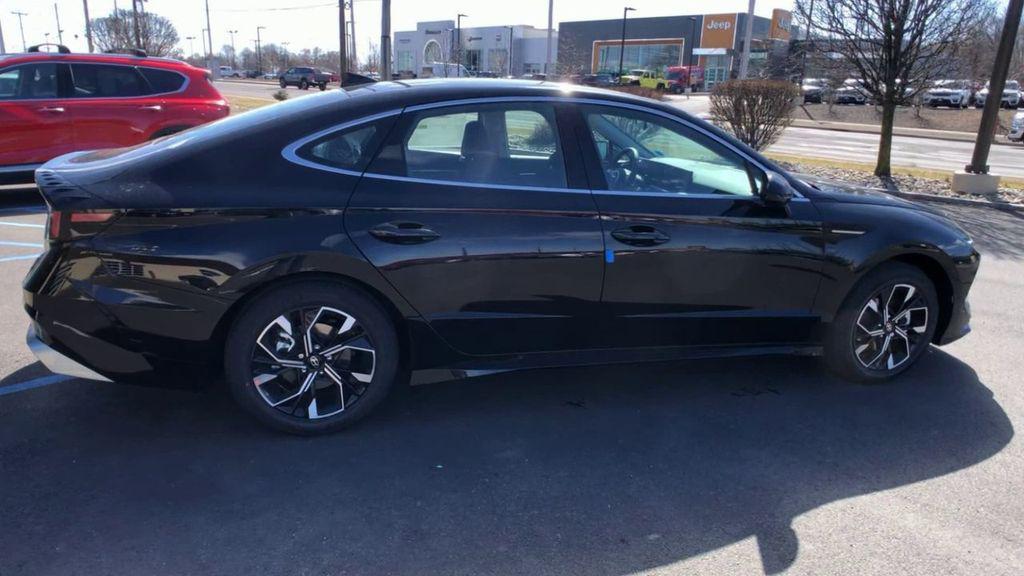 new 2025 Hyundai Sonata car, priced at $30,105