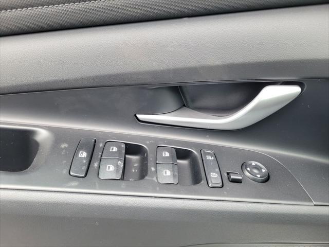 new 2025 Hyundai Elantra car, priced at $28,095