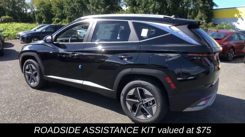 new 2025 Hyundai TUCSON Hybrid car, priced at $39,090