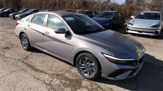 new 2024 Hyundai Elantra car, priced at $25,235