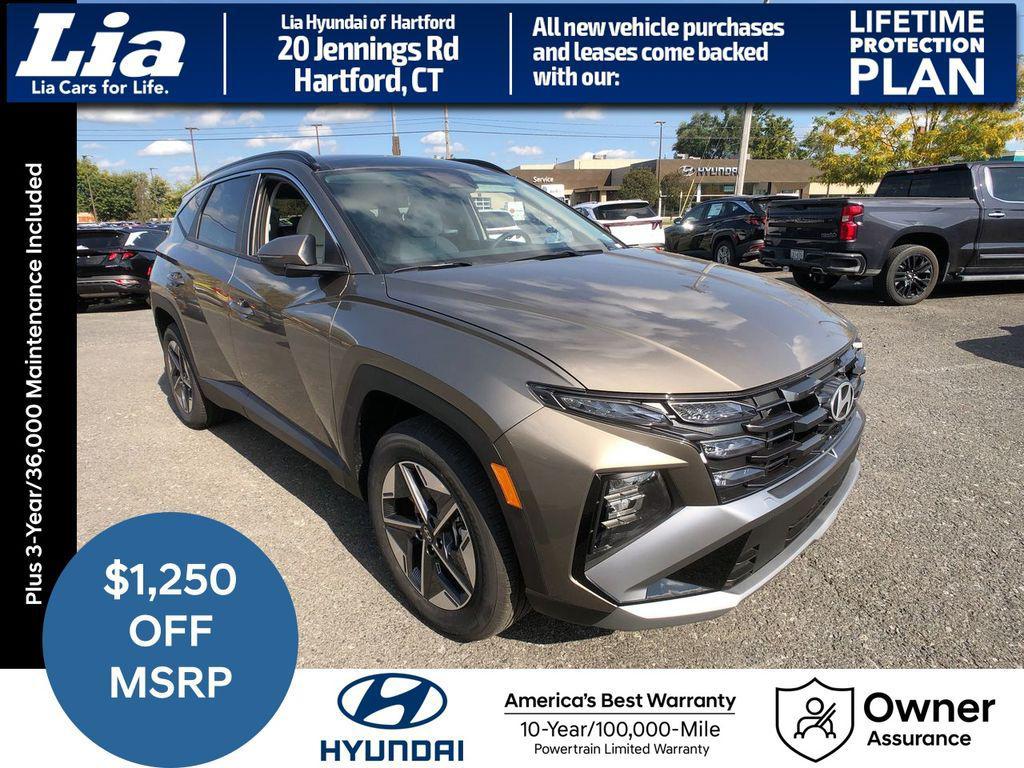 new 2025 Hyundai TUCSON Hybrid car, priced at $38,405