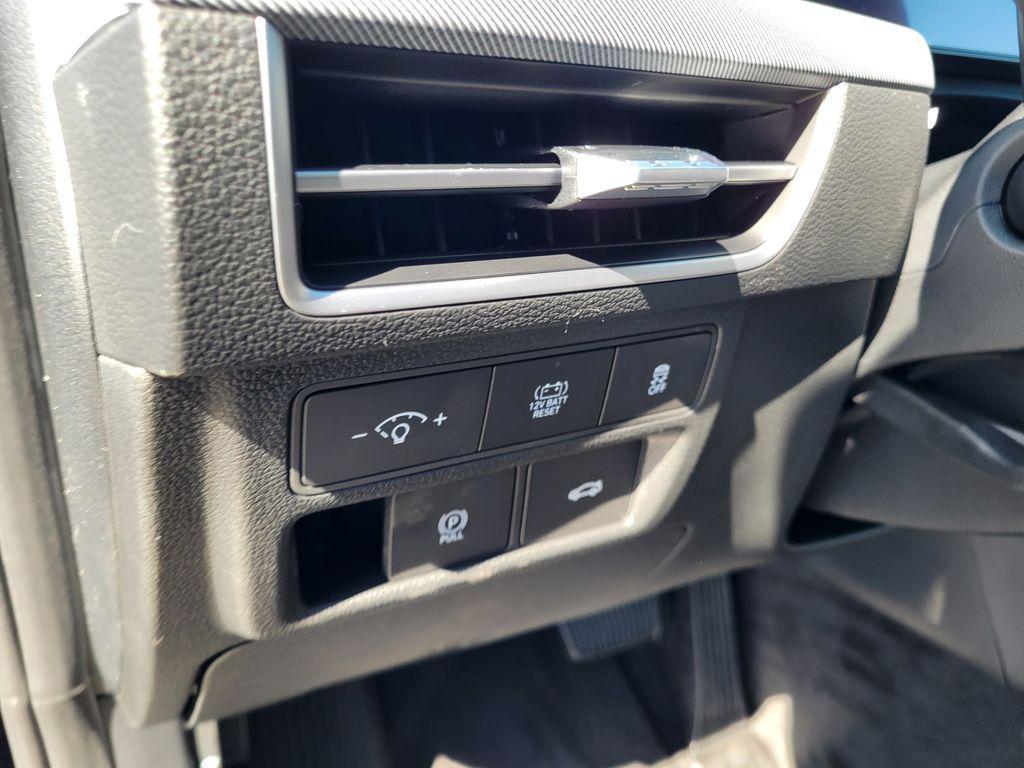 new 2025 Hyundai Sonata Hybrid car, priced at $33,080