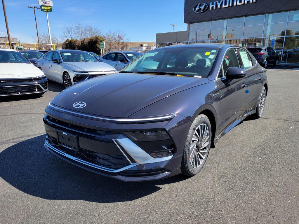 new 2025 Hyundai Sonata Hybrid car, priced at $33,080