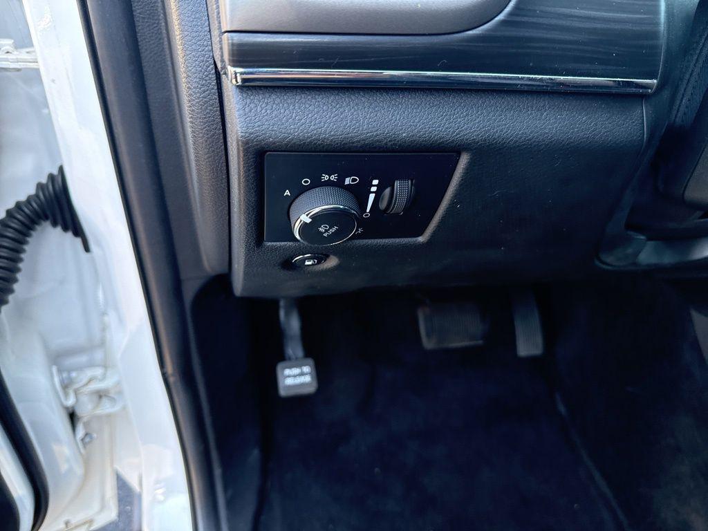 used 2022 Jeep Grand Cherokee car, priced at $25,995