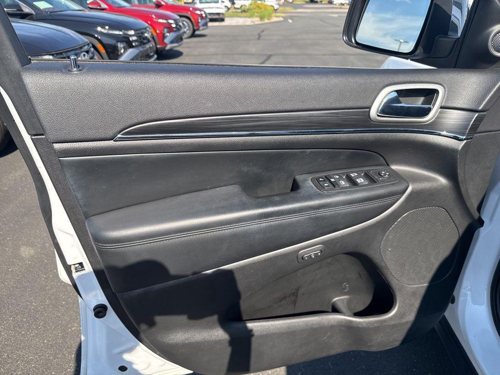used 2022 Jeep Grand Cherokee car, priced at $25,995
