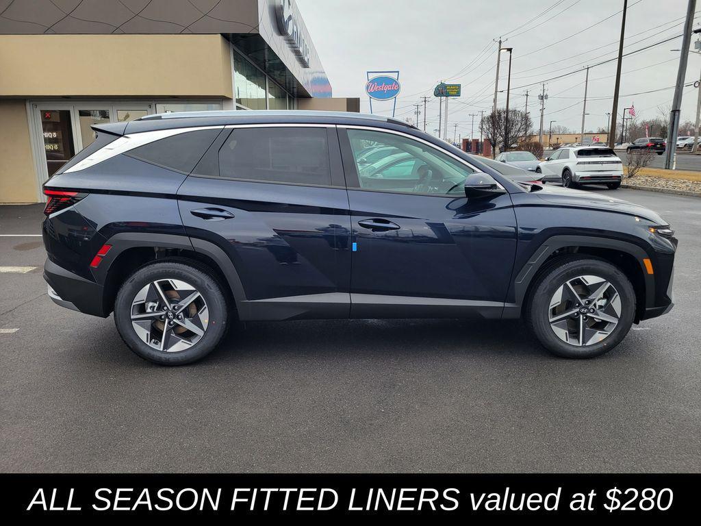 new 2025 Hyundai TUCSON Hybrid car, priced at $39,060