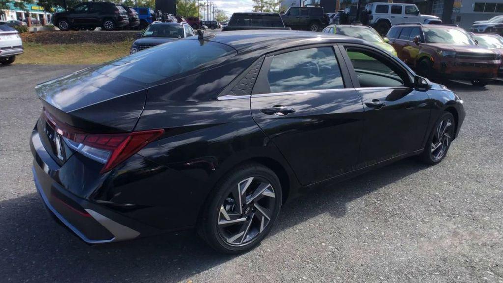 new 2025 Hyundai Elantra car, priced at $31,620
