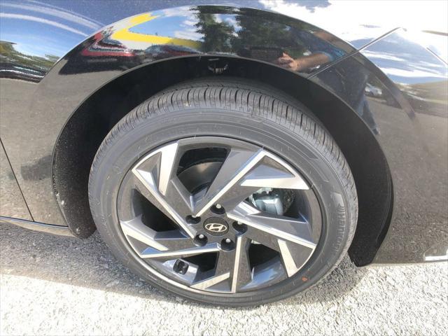 new 2025 Hyundai Elantra car, priced at $31,620
