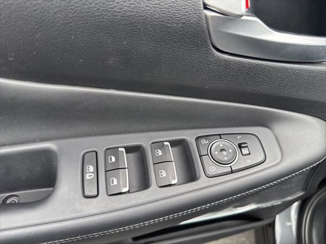 used 2022 Hyundai Santa Fe car, priced at $25,995