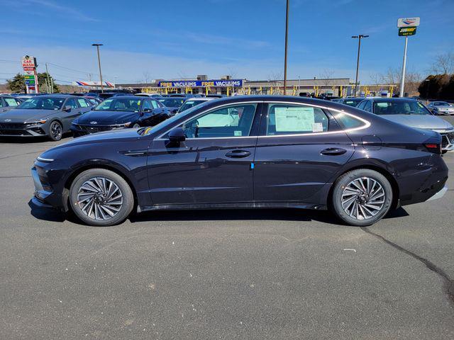 new 2025 Hyundai Sonata Hybrid car, priced at $33,178