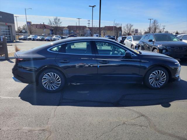 new 2025 Hyundai Sonata Hybrid car, priced at $33,178