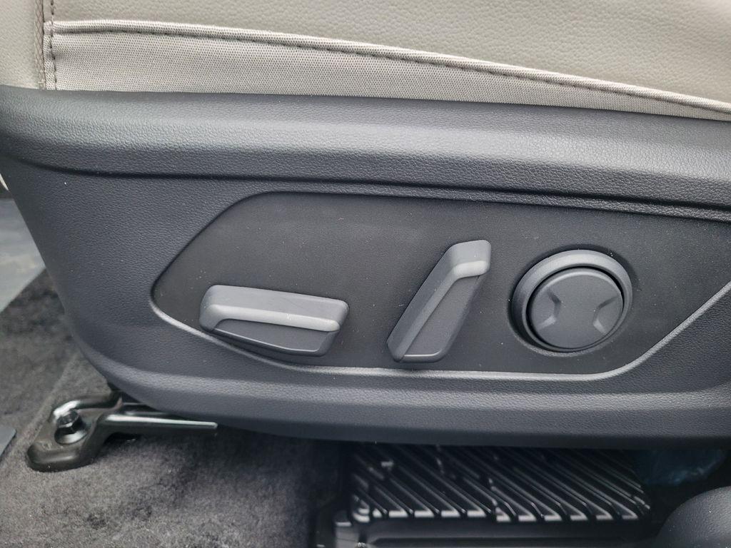 new 2025 Hyundai TUCSON Hybrid car, priced at $43,890