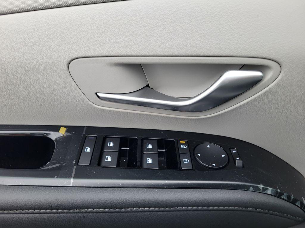 new 2025 Hyundai TUCSON Hybrid car, priced at $43,890