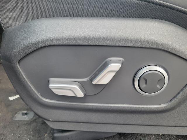 new 2025 Hyundai Santa Fe car, priced at $43,979