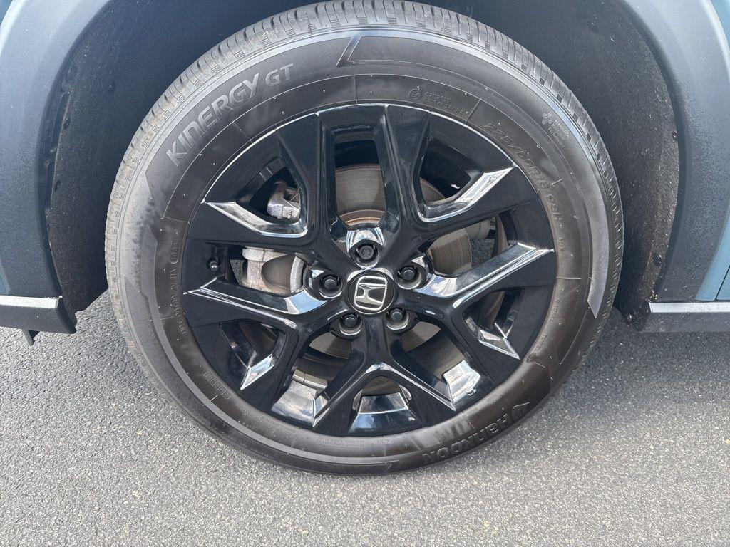 used 2025 Honda HR-V car, priced at $27,495