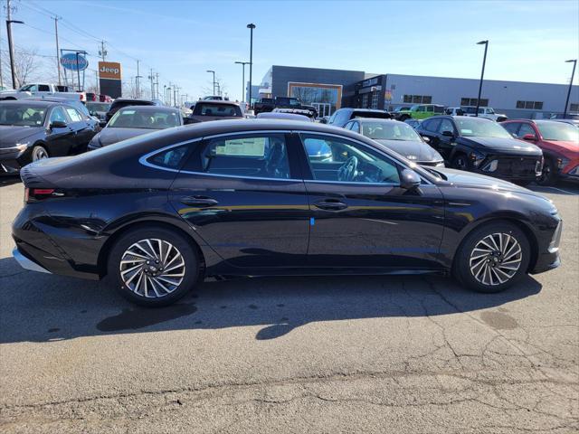 new 2025 Hyundai Sonata Hybrid car, priced at $39,380