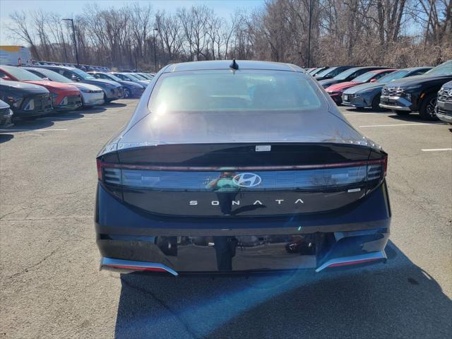 new 2025 Hyundai Sonata Hybrid car, priced at $39,380
