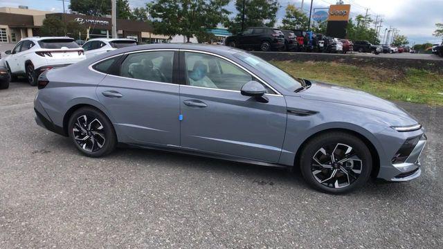 new 2025 Hyundai Sonata car, priced at $30,940