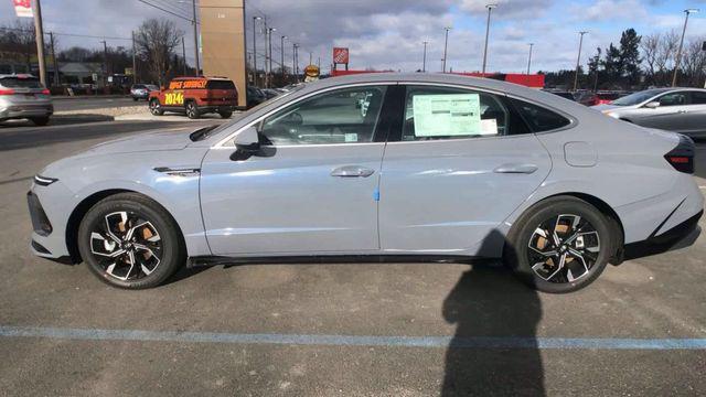 new 2025 Hyundai Sonata car, priced at $30,940